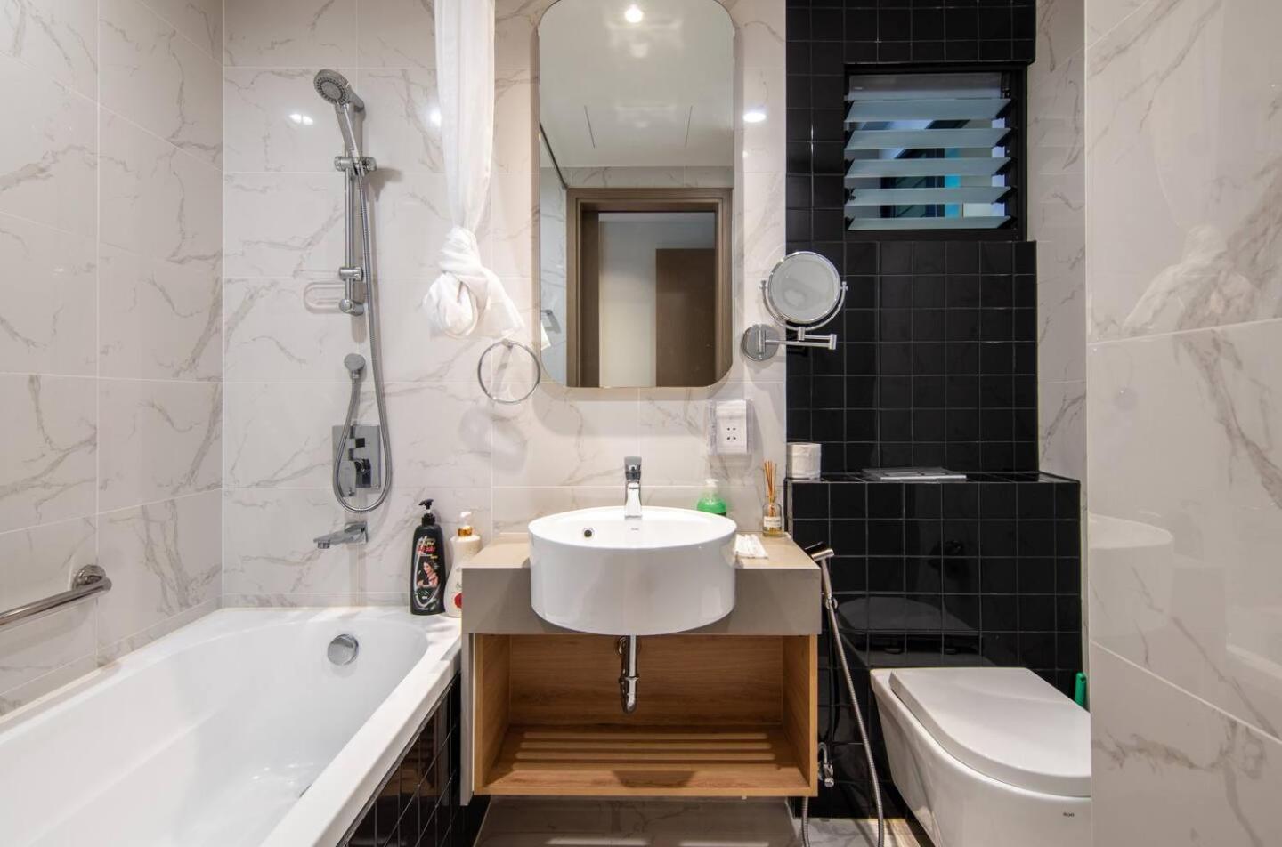 Luxury 2 Or 3Br Apartment In Dist 1 N Pool, Gym, Airport Pickup Ho-Chi-Minh-Stadt Exterior foto